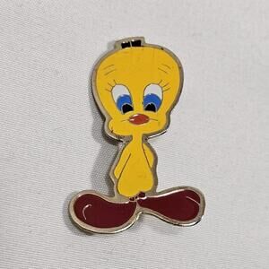 Vintage 1970s Tweety Bird Warner Brothers Cartoon Lapel Hat Pin